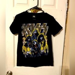 3-D kiss t-shirt